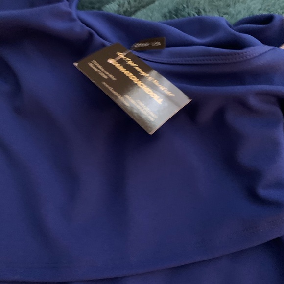 Off the shoulder Dress - Picture 3 of 3